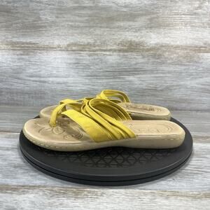 B.O.C. by Born Woman’s Alisha yellow Criss Cross Strap Flat Sandals Size 8